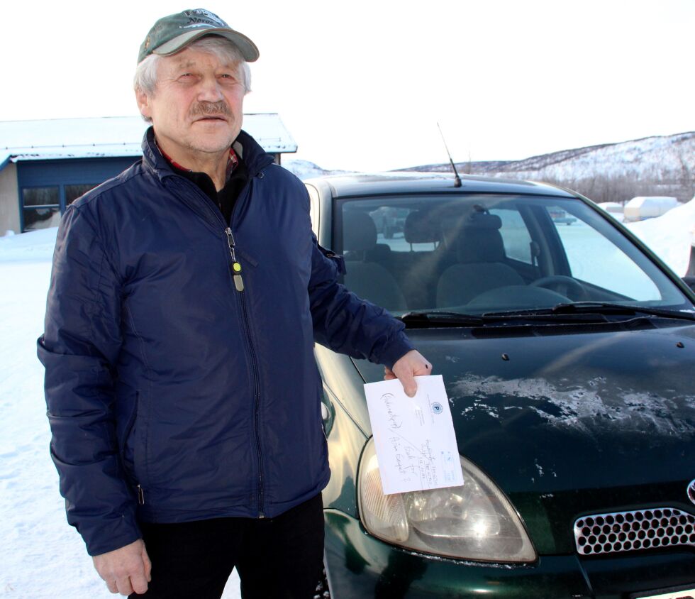 Terje Johnsen forventer at han skal kunne få bruke samisk språk i et klagebrev som gjelder parkeringsbot i Alta.
 Foto: Torbjørn Ittelin