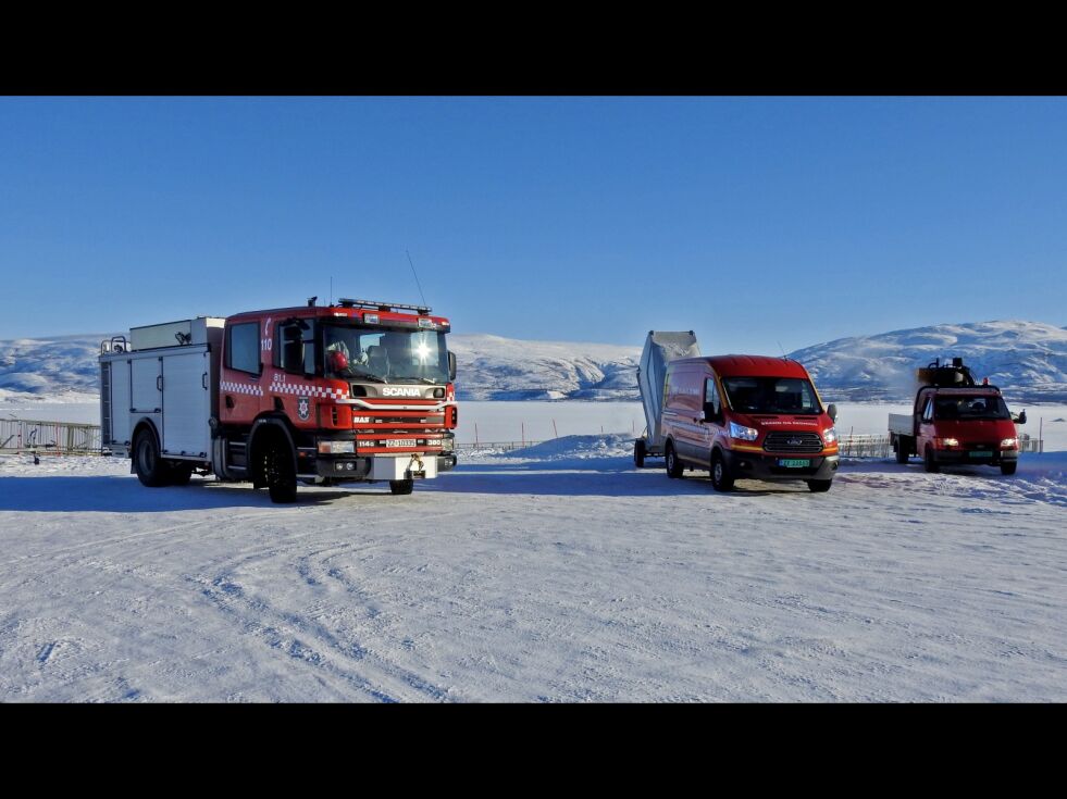 Brannvesenet har hatt døgnkontinuerlig innsats i Hamnbukt den siste måneden, for å unngå skader på SeaWalk-en.
 Foto: Kristin Marie Ericsson (arkiv)