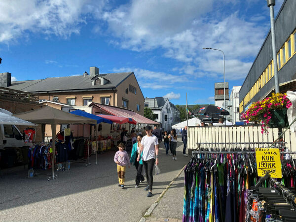 Sydlandsk feststemning i Kirkenes