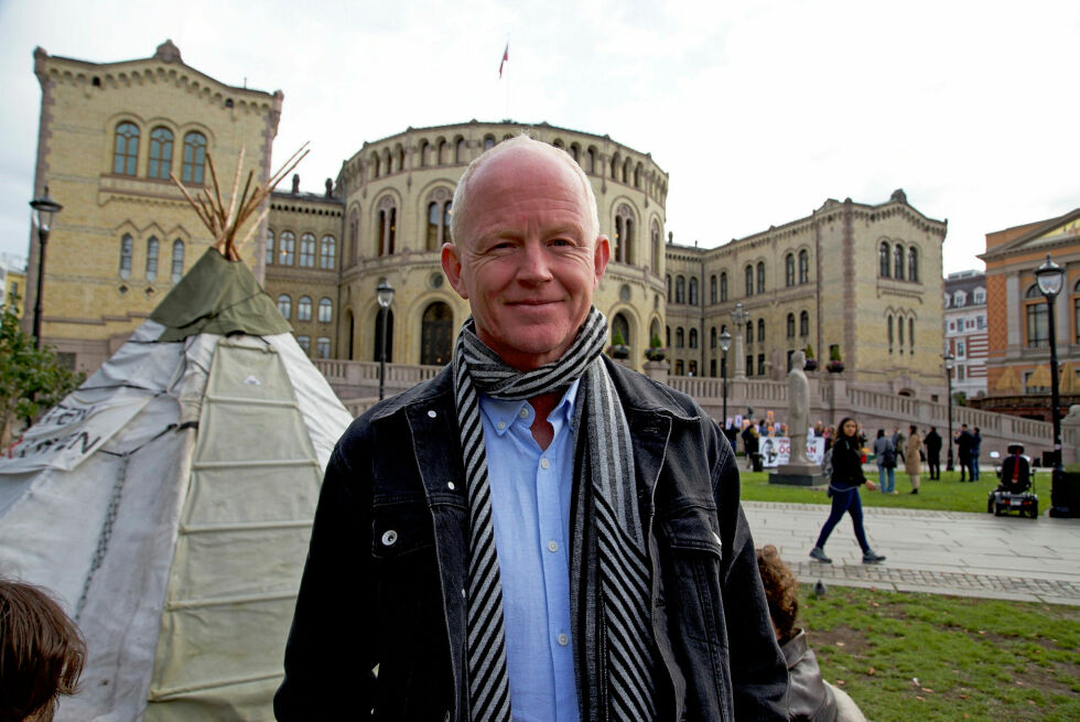Lars Haltbrekken mener at om hver laks teller, så må også laksen som selen tar bli spart.
 Foto: Steinar Solaas