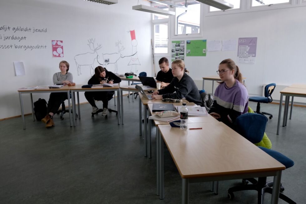 Når nye ord skal læres på et nytt språk så er det kun pugging som gjelder.
 Foto: Lea Nilsen Marakat