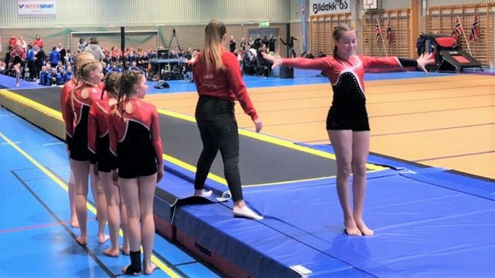 Denne helga kan det endelig arrangeres kretsturnstevne igjen i Honningsvåg. Over 300 gymnaster er påmeldt.
 Foto: HT & IF