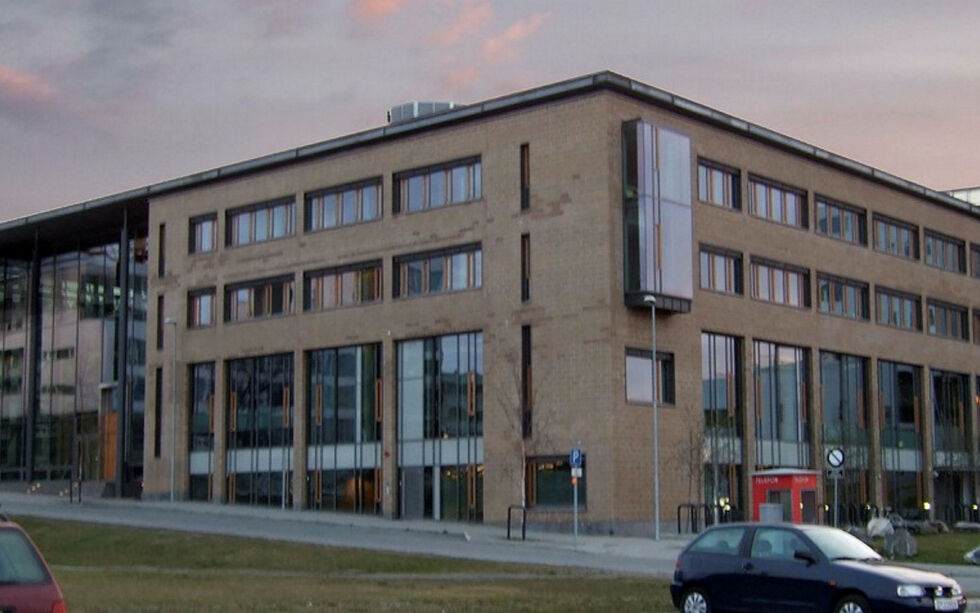 Nær 90 prosent av alle sakene som behandles i Hålogaland lagmannsrett går i Tromsø (bildet) eller i Bodø. Man er nå i gang med arbeidet for å finne egnede lokaler også i Alta, kommer det frem i årsmeldinga fra lagmannsretten.