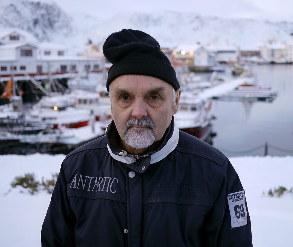 Fisker Jon Hil­mar Han­sen i Honn­ings­våg fø­ler seg lurt og svik­tet av Troms­trygd, for­di han ble nek­tet for­sik­rings­pen­ger et­ter å ha ska­det seg i båt­en.
 Foto: Geir Johansen