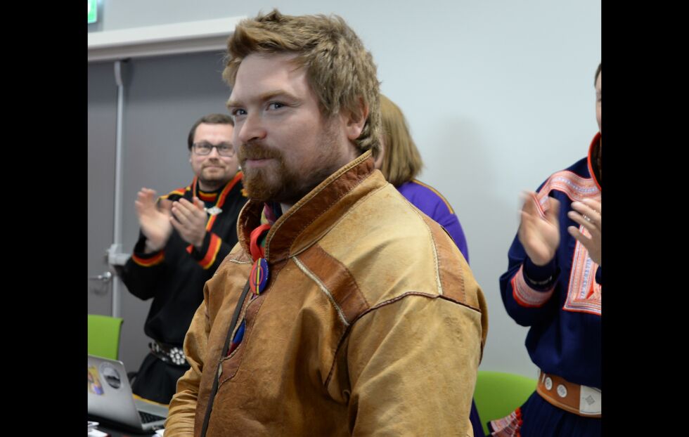 Grunn til å applaudere NSRs avgjørelse. Bildet er tatt da Beaska Niillas ble gjenvalgt som NSR-leder i oktober.
 Foto: Steinar Solaas