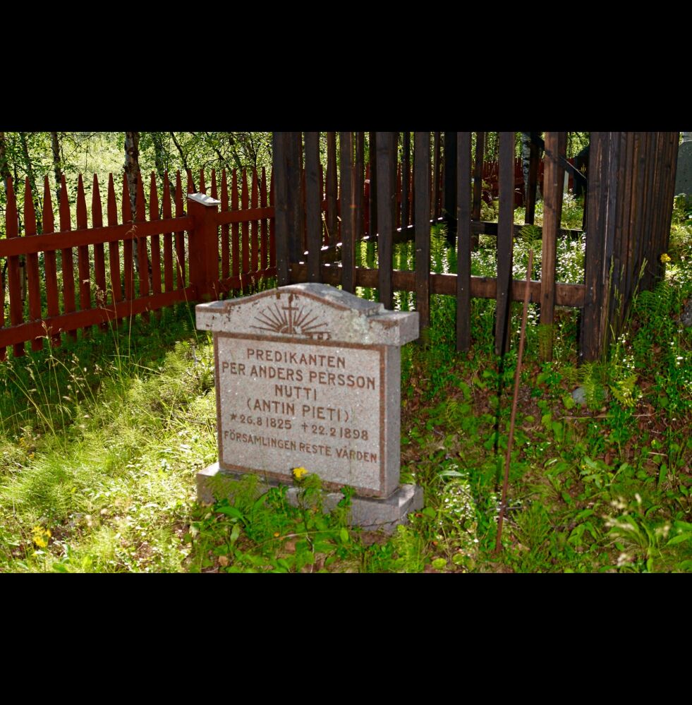 Reindriftssamen Antin Pieti (1825-1898) er kanskje en av våre viktigste åndelige forfedrene i Troms. Hans sommerboplass var på Ringvassøya, og da reiste han også rundt i området og forkynte. Han ligger begravet på den gamle kirkegården i Karesuando.
 Foto: Elin Margrethe Wersland