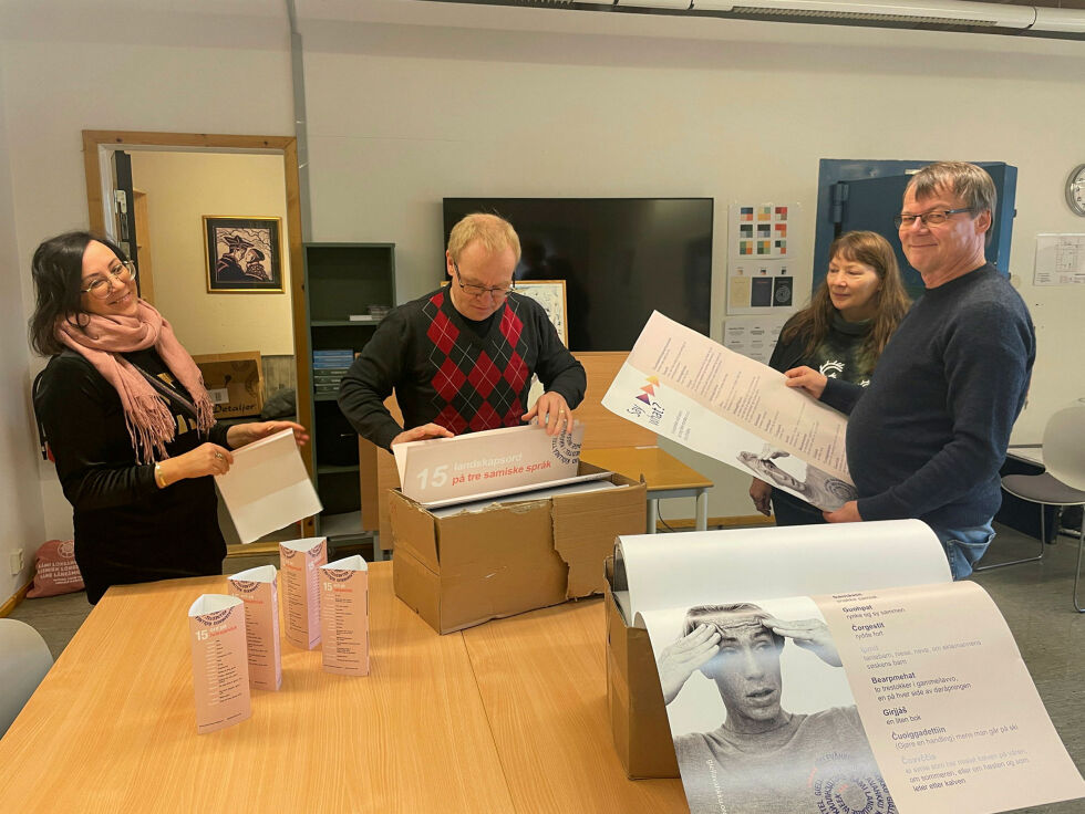 Katrine Trane, Håvald Hansen, Jill Anne Aslaksen og Sverre Porsanger ser frem til en språkuke stappfull av opplevelser og aktiviteter.
 Foto: Birgitte Wisur Olsen