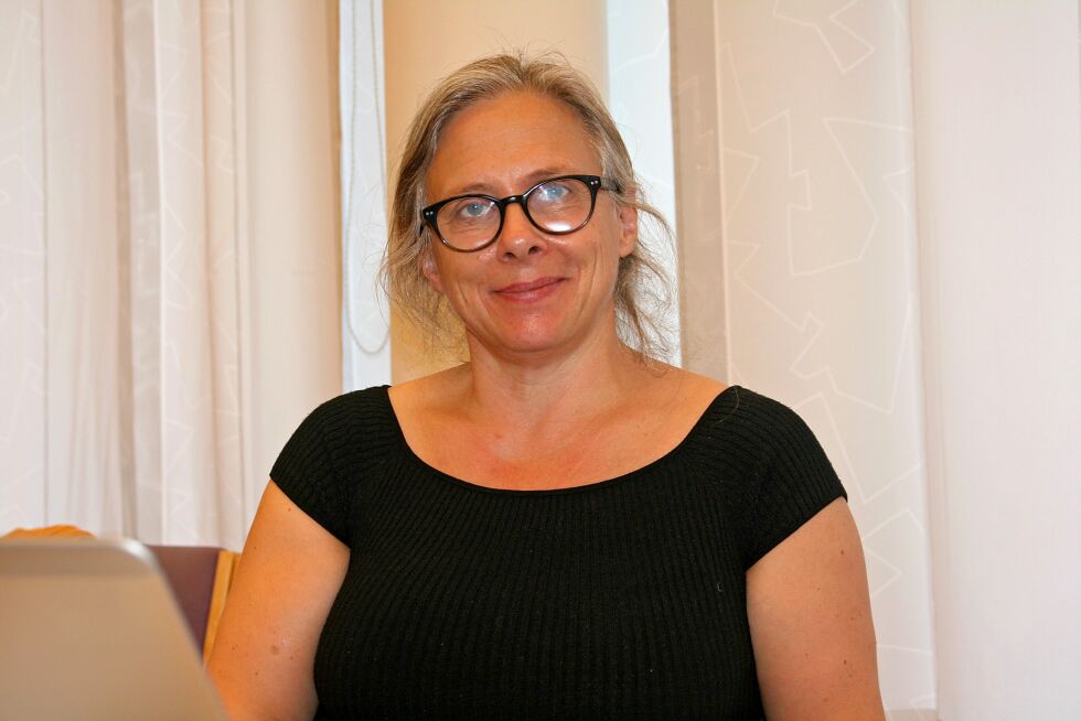 Assisterende fylkesrådmann Anne-Cathrine Larsen la frem reisekostnadene til fylkeskommunens ansatte.
 Foto: Bjørn Hildonen