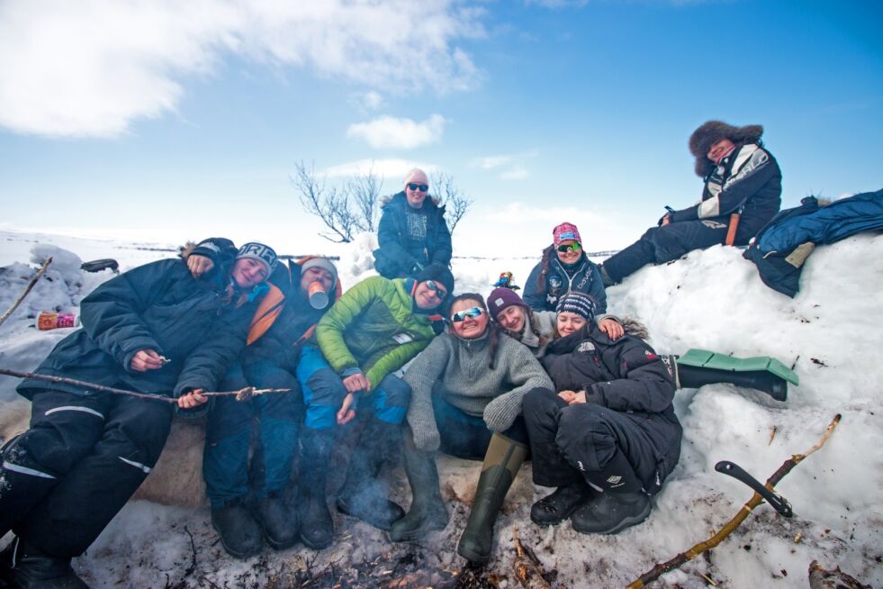 Været innbød til masse båling og grilling.
 Foto: Ida Røyseth