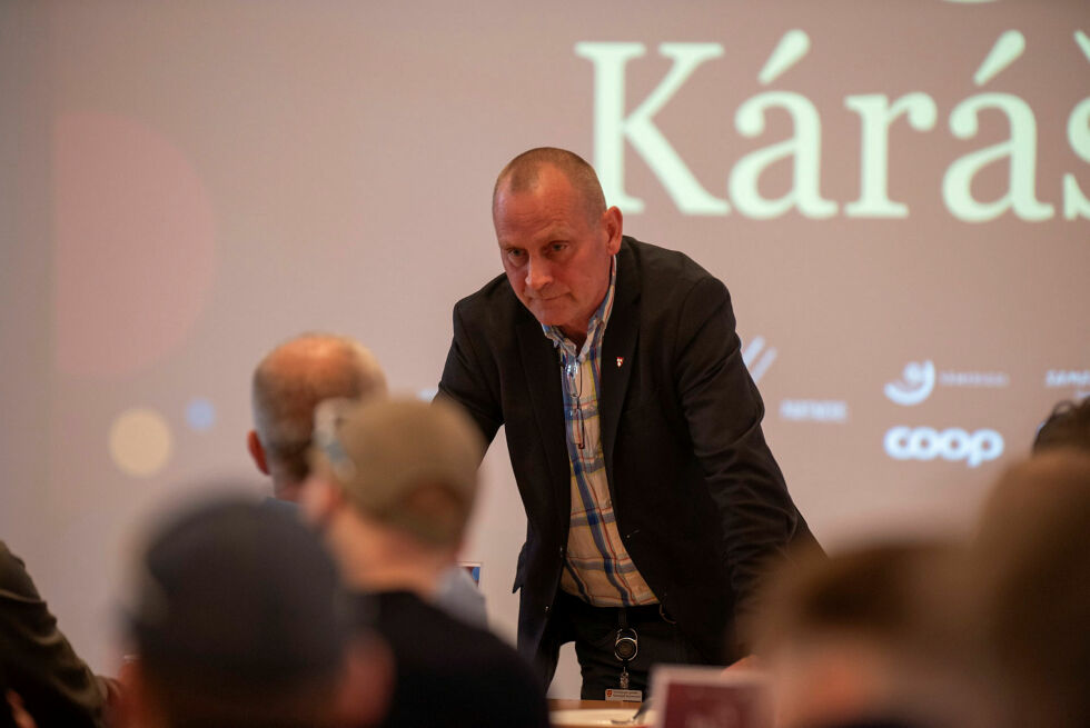 Kommunedirektør Ronny Berg mener det bør innføres umiddelbare tiltak. Blant annet foreslår han et årlig tillegg på 75.000 kroner til sykepleiere som behersker samisk.
 Foto: Irene Andersen