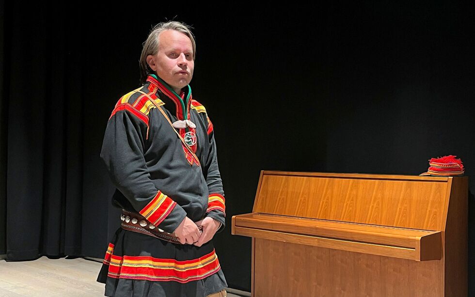 Simon Issát Marainen er joiker og reindriftsutøver fra Nedre Soppero på svensk side av Sápmi.
 Foto: Elin M. Wersland