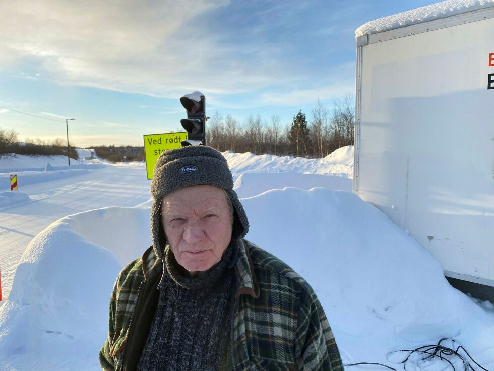 Steinar Sivertsen mener det er uhørt at det ikke snakkes norsk når han ringer for å registrere seg for grensekryssing. Han mener også at folk uten datakunnskaper og smartelefon blir som analfabeter å regne. Arkivfoto: Hallgeir Henriksen
 Foto: Hallgeir Henriksen