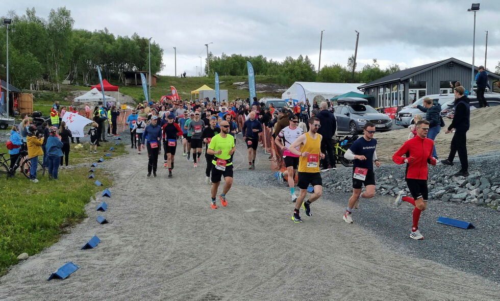 160 løpere la ut fra start klokken 12.00 lørdag formiddag, mens 49 løpere la ut på runde nummer 12 klokken 23.00 på kvelden.
 Foto: Torbjørn Ittelin