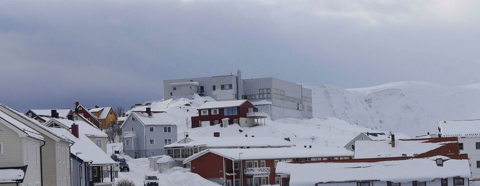 Fylkesordføreren berømmer Nordkapp videregående skole for den gode maritime kompetansen som skolen har bygd opp gjennom mange år.
 Foto: Geir Johansen