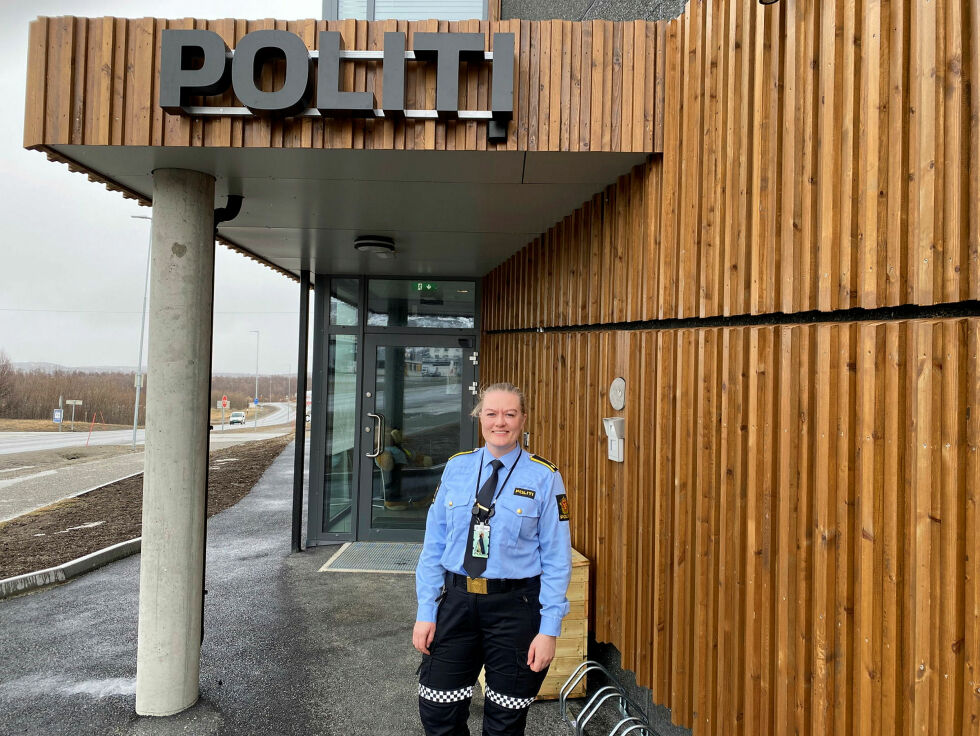 Mia Rindal er forebyggende kontakt hos politiet i Porsanger.
 Foto: Roger Albrigtsen