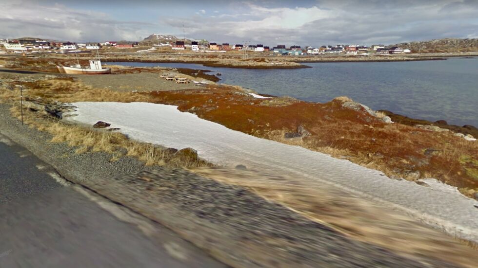 Politiet etterforsker og kommunens kriseteam er i arbeid etter dødsfallene i Gjæsvær.
 Foto: Google