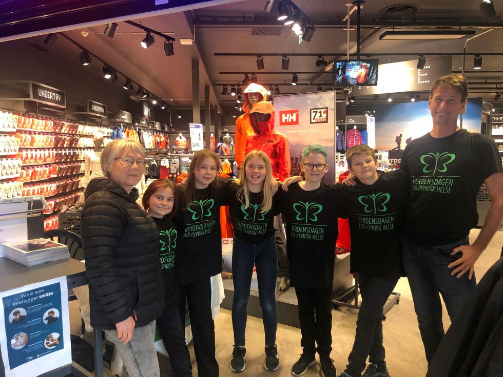 Berit Alette Mienna, Thea Hagerupsen Flå, Ingrid Johanne Isaksen Meisfjord, Oliver Josefsen Johansen, Noah Strand Salmi, Peter Boye Andersen.