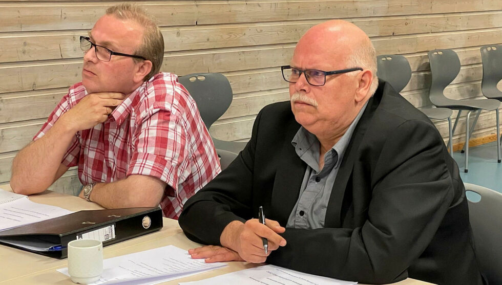 Jan Roger Opdahl og Leif-Gunnar Opdahl ved Varangerkroa  (Arkivfoto: Andrea Dahl)
