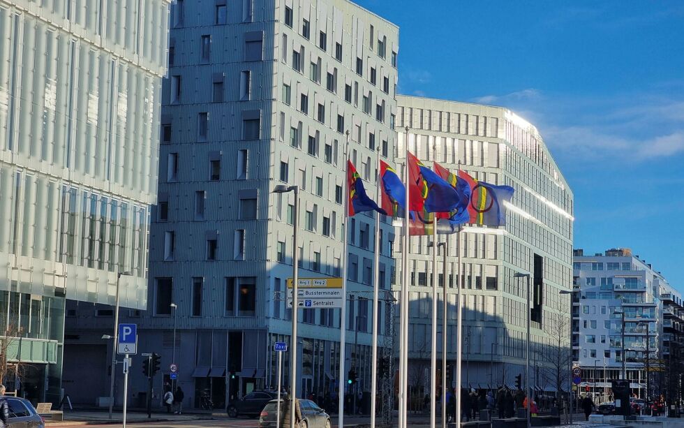 Sameflagget vaier i hovedstaden, men får byen også samisk navn?
 Foto: Steinar Solaas