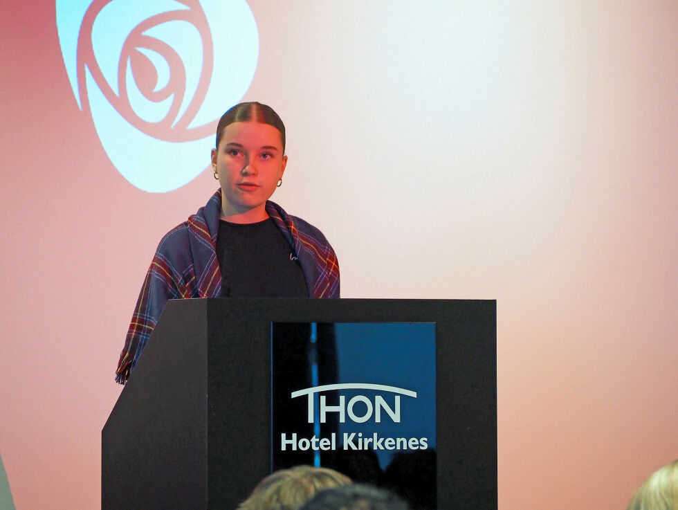 Martha Elise Emanuelsen (15) fra Tana var yngste deltaker på årsmøtet i Finnmark Arbeiderparti i helga.
 Foto: AUF