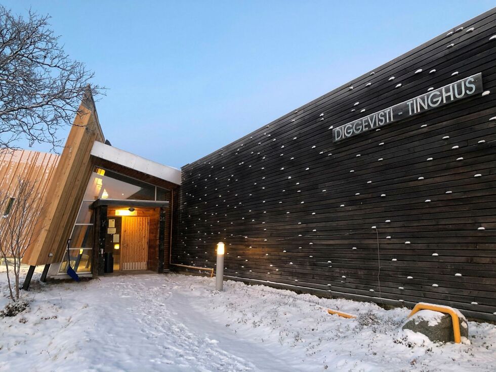 Med­dom­mer­ne som kom­mer hit til Ind­re Finn­mark ting­rett i Tana skal kom­me fra fire kom­mu­ner.
 Foto: Birgitte Wisur Olsen