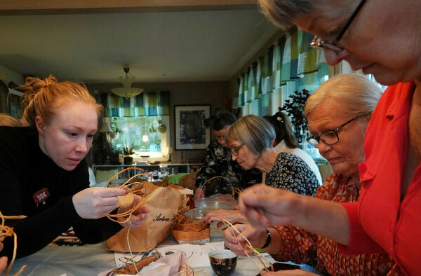«Sjelespor» med røtter, bark og fisk