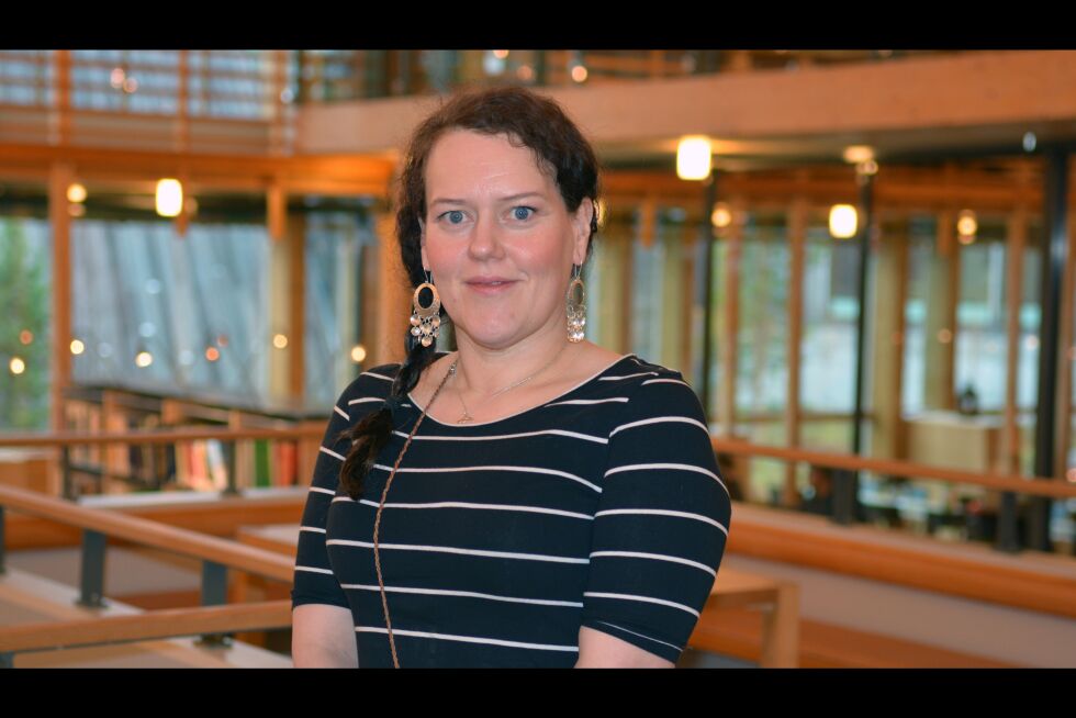 Sametingsråd Silje Karine Muotka (NSR) legger fram sjøsamesak.
 Foto: Sara Beate Eira Persson, Sametinget