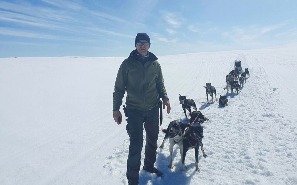 Vidar Aastrøm fra Ekkerøy utenfor Vadsø var ute med hundene i finværet. FOTO: TOM HARDY