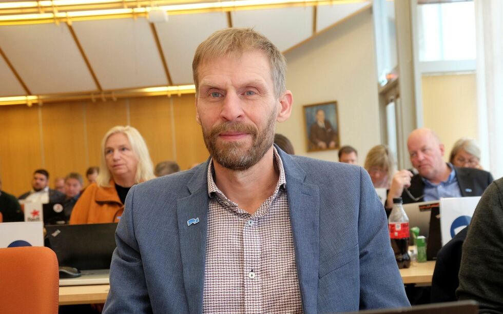 Høyres Jo Inge Hesjevik mener fylkestinget har vedtatt en lovendring om samisk språk som kommunene ikke kan etterleves.  
 Foto: Bjørn Hildonen