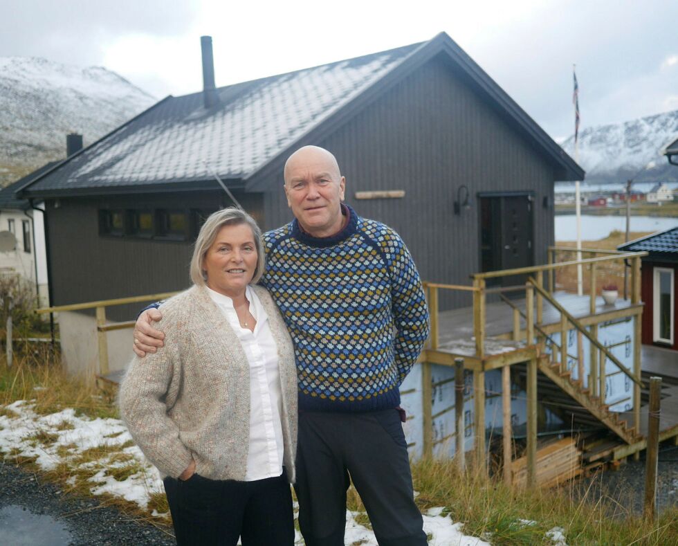 Lill-Karin og Espen Sanna er glade for at de nå får realisert Daniels hus i Skarsvåg. Huset står på samme tomt som Lill-Karin sin bestefar, Daniel Thomassen, bygde på både før og etter siste verdenskrig. Foto: Geir Johansen
