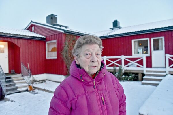 Dagny frykter pipebrann mens hun venter på feieren