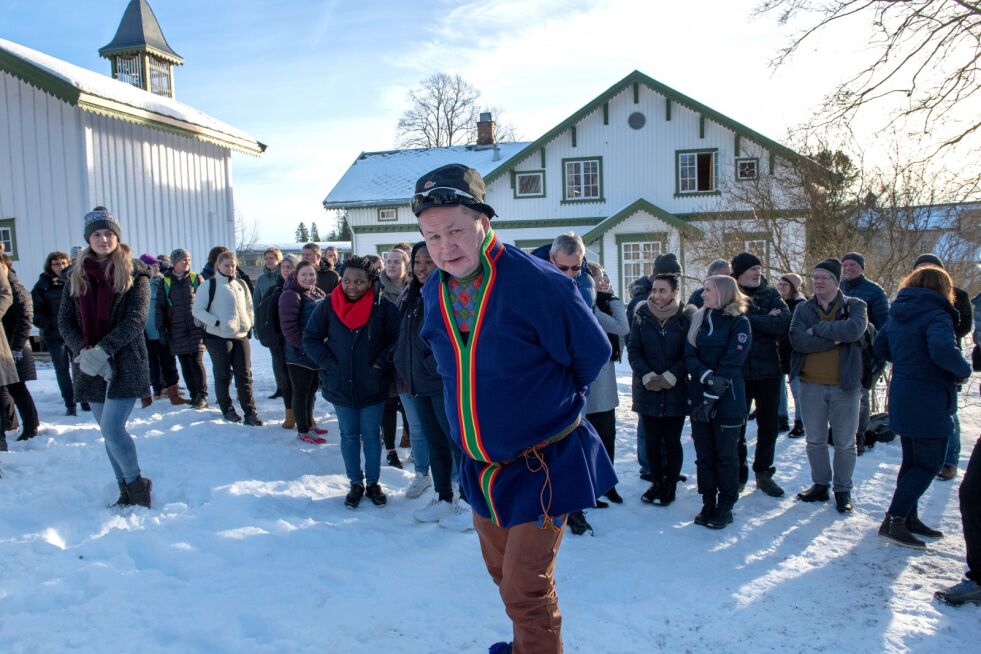 Mange har vært med på å bygge gamma og det var en stolt forsamling som møtte opp til åpninga.
 Foto: Aina Bye
