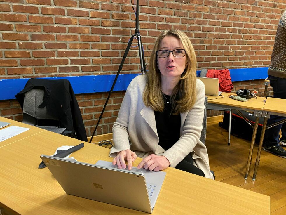 Kom­mu­ne­di­rek­tør Nina Bor­di Øver­gaard ser at den økte pris­en på byg­nings­ma­te­ri­ell kan bi­dra til at langt fra al­le vil få mu­lig­he­ter til å bygge, sjøl om tom­te­pri­sen blir over­kom­me­lig for de fles­te.
 Foto: Hallgeir Henriksen