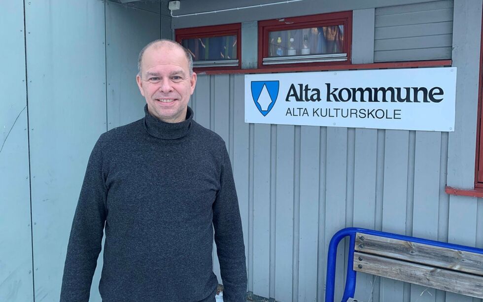 Sa­mer er en van­ske­lig mål­grup­pe å nå frem til, ifølge kul­tur­sko­le­rek­tor Bjørn Ro­ald Mik­kel­sen i Alta. – Er det kul­tur å be­ta­le for kul­tur in­nen den sam­iske kul­tur, spør Mik­kel­sen. Presse­foto