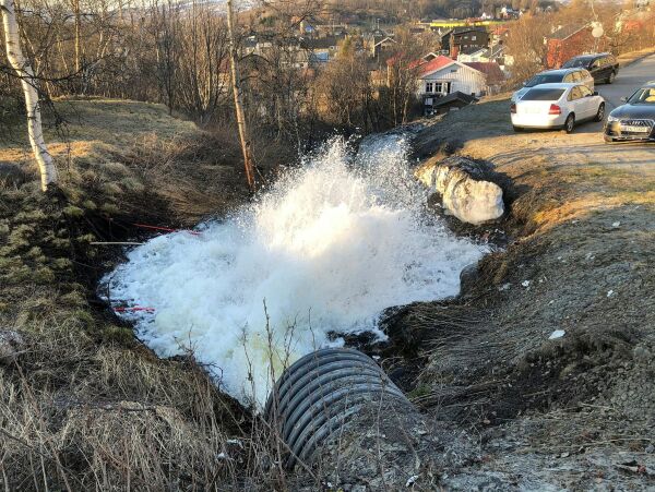 Sprek vårfoss i Kirkenes