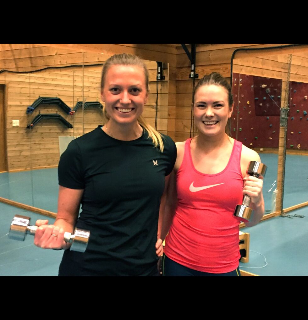 Mandag startet Tana Frisklivssentral «Kom-i-form på 28 minutter». Miriam Hellstrøm og Camilla Kalliainen er instruktører.
 Foto: Tana Frisklivssentral