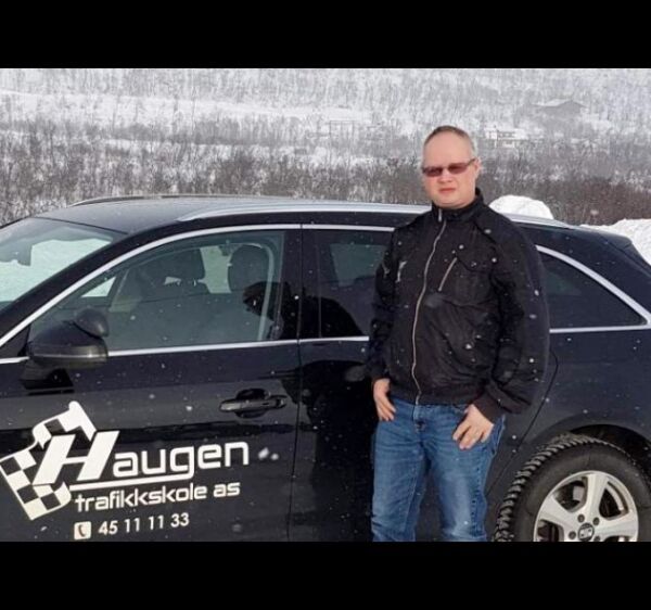 Må kjøre 450 km  for å ta MC-lappen
