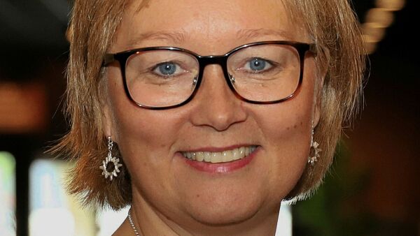 Heidi fortsetter som leder