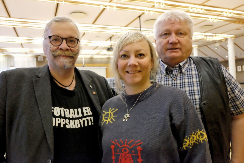 Klemet Klemetsen (til høyre) nå har forlatt Venstre. Her sammen med Anne Toril Eriksen Balto og Kurt Wikan.
 Foto: Bjørn Hildonen