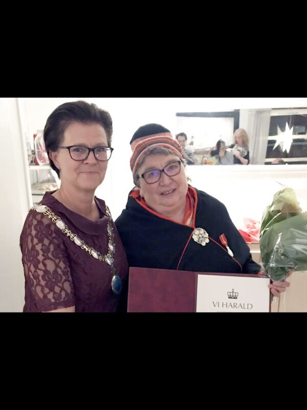 Markasamisk pioner tildelt kongens fortjenstmedalje