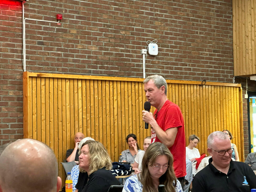 Harald Sunde, kommunestyrerepresentant for SV, forklarte i enkle vendinger at det ikke er noe miljøgevinst globalt ved å la gassen som i dag brennes på Melkøya, fraktes til Europa for å brennes der.
 Foto: Hallgeir Henriksen