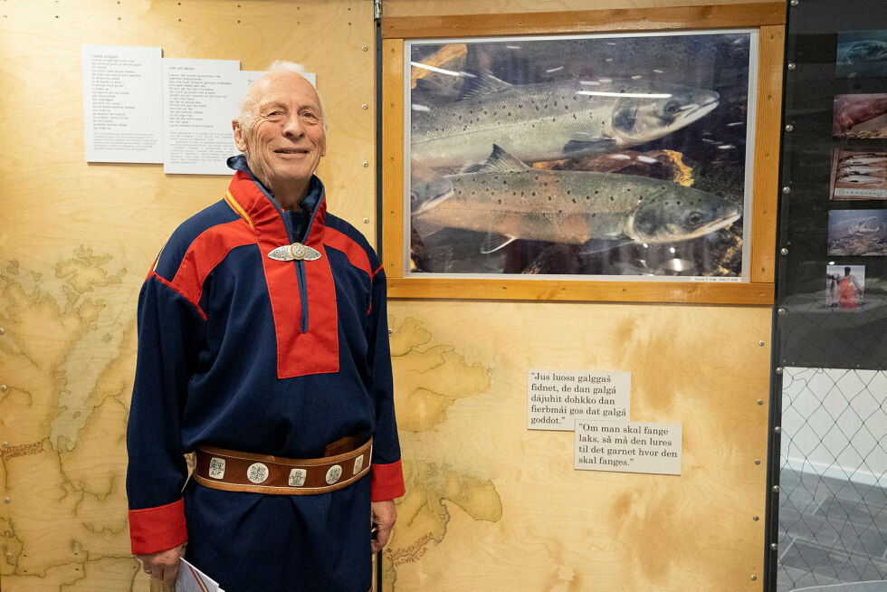 Andreas Njarga fikk vekket mange gode minner på denne utstillingen.
 Foto: Therese Norman Andersen