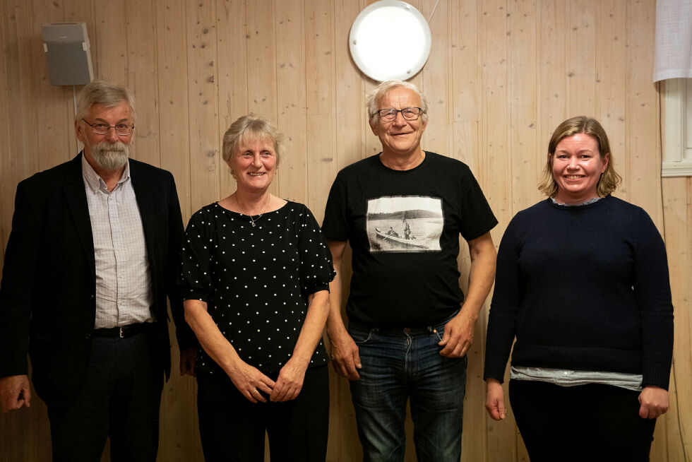 Fra venstre: leder i Nord-Varanger kvenforening, Jens Pedersen; leder for Tana kvenforening, Bodil Nilsen; leder for Lakselv kvenforening, Jan Erling Persen og språk- og kulturmedarbeider ved Kainun institutti, Mari Keränen.
 Foto: Therese Norman Andersen