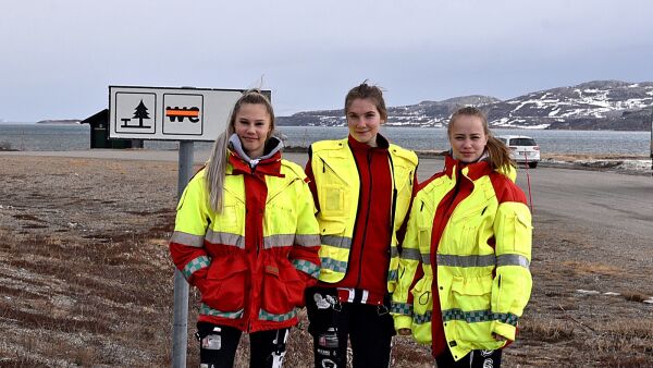 Tankbil med klorgass og buss kolliderer