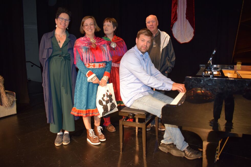 Ebba Lovise Joks, Katrine Trane Nilsen, Hilly Sarre, Sigurd Haugen og Arne Valter Halto.
 Foto: Birgitte Wisur Olsen