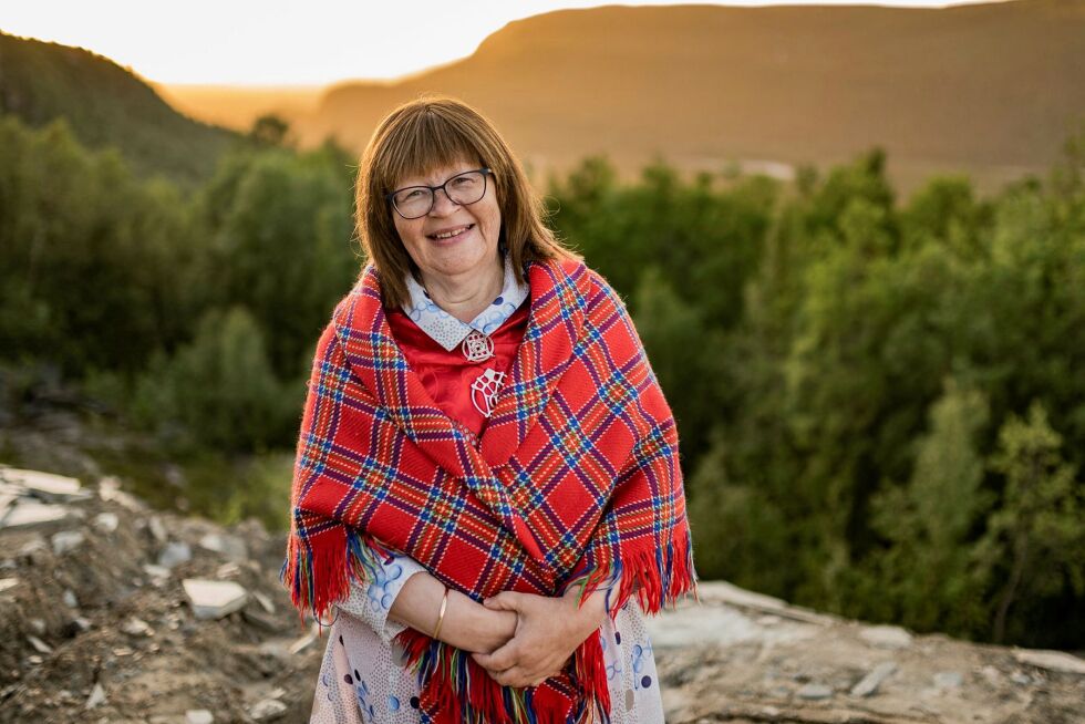 Karen Anne Buljo har nå master i skrivekunst og formidling for barn og unge. I studietiden på to år har hun produsert fem nye manus.
 Foto: TS Foto Design