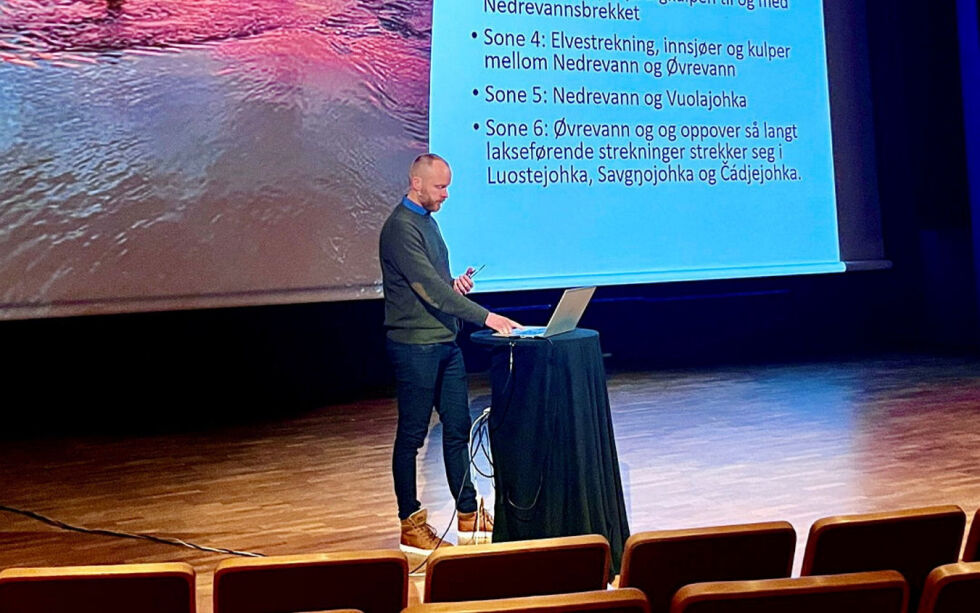 I november ble det avholdt et møte om pliktig organisering av Lakselva i Porsanger kommune. Prosessen med å få på plass pliktig organisering i tråd med forskrift er i gang.
 Foto: Karolina Ulfig