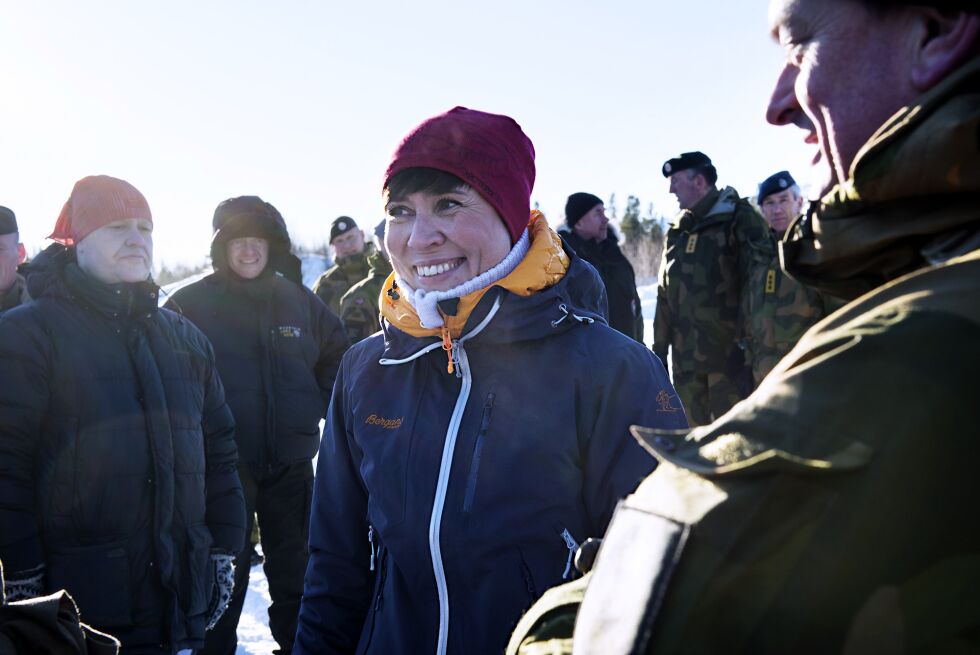 Forsvarsminister Ine Marie Eriksen Søreide, her på besøk på GP under vinterøvelsen Joint Viking i mars i år. I dag, fredag 13. oktober, la hun fram landmaktsutredningen.
 Foto: Frøydis Falch Urbye