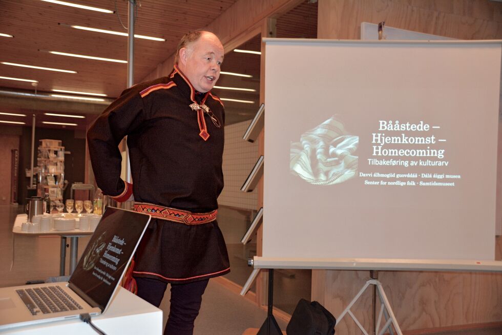Sametingsråd Henrik Olsen (NSR) fortalte om Bååstede-prosjektet da han besøkte Senter for nordlige folk.
 Foto: Elin Margrethe Wersland
