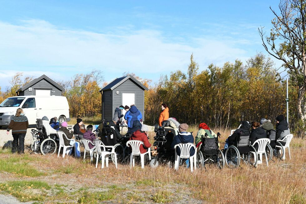 Det var god stemning rundt bålplassen, og alle koste seg med pølse og godt å drikke. Alle foto: Irene Andersen